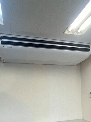 神奈川県秦野市 事務所 パナソニック天吊りエアコン設置写真