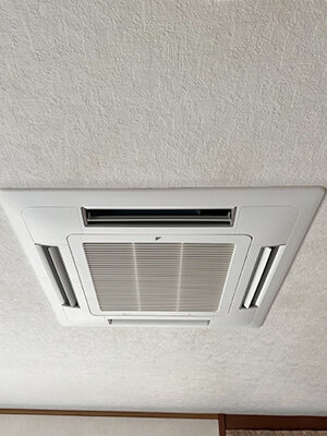 神奈川県三浦郡葉山町 個人宅 ダイキンショーカセエアコン設置写真