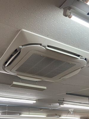 京都府京都市中京区 工場 ダイキン天カセエアコン設置写真