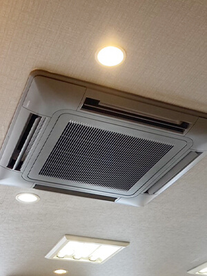 橿原市 事務所 天カセ4方向エアコン設置写真